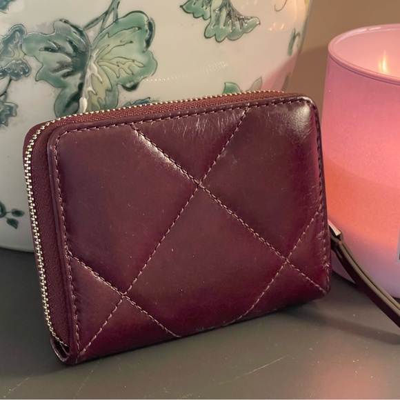 Tory Burch Small Kira Diamond Quilt Burgundy Leather Zip-Around Wallet - Picture 4 of 9